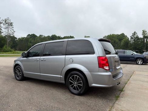 Used 2019 Dodge Grand Caravan SE FWD image 6
