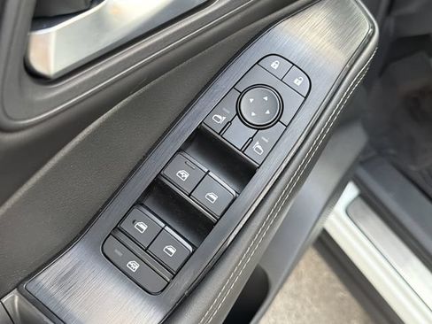 Used 2023 Nissan Rogue SV w/ SV Premium Package FWD image 23