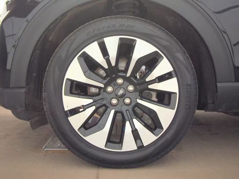 Used 2025 Ford Explorer Platinum w/ LUX Leather Package image 8