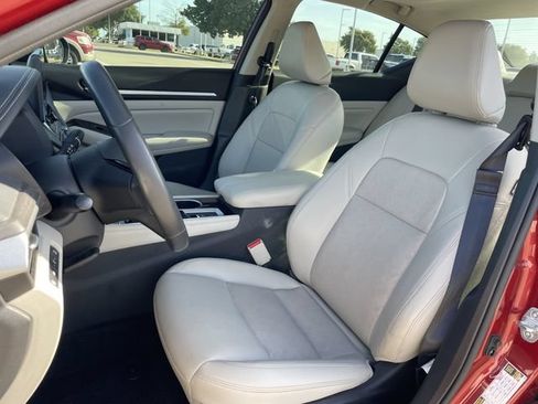 Used 2024 Nissan Altima 2.5 SL FWD image 25