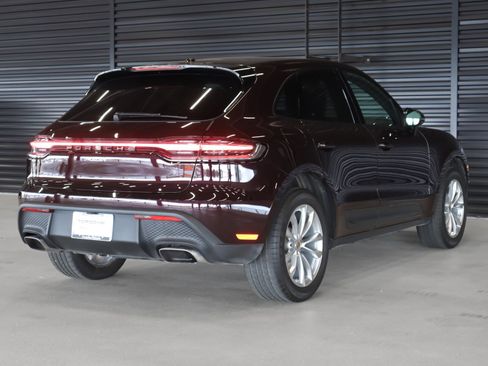 Certified 2024 Porsche Macan AWD/4WD image 10