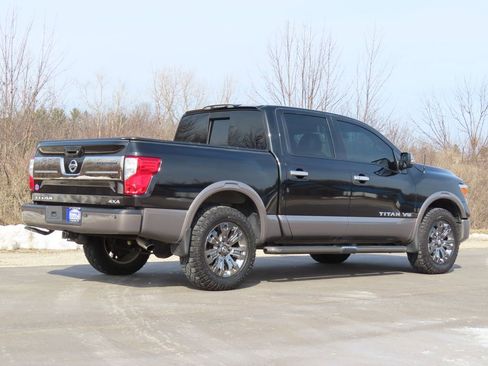 Used 2018 Nissan Titan Platinum Reserve image 3