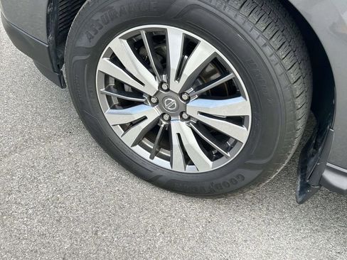 Used 2019 Nissan Pathfinder S AWD/4WD image 9