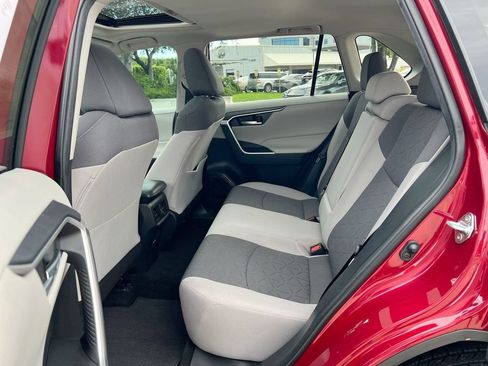 Used 2023 Toyota RAV4 XLE w/ Convenience Package FWD image 19