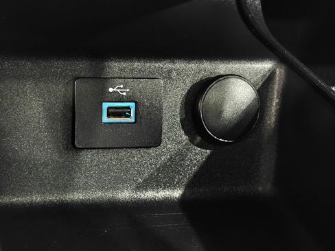 Used 2017 Ford Fusion SE image 18