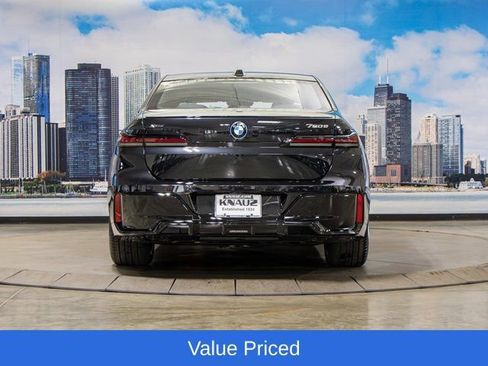 Used 2025 BMW 750e xDrive w/ Premium Package AWD/4WD image 11