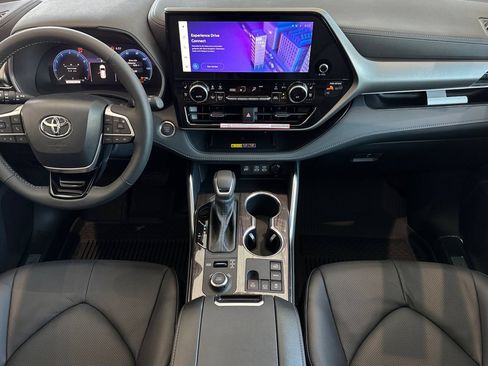 New 2026 Toyota Highlander Limited AWD/4WD image 15