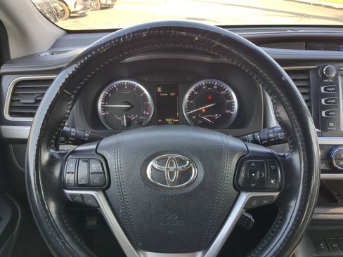 Used 2018 Toyota Highlander Limited Platinum image 15