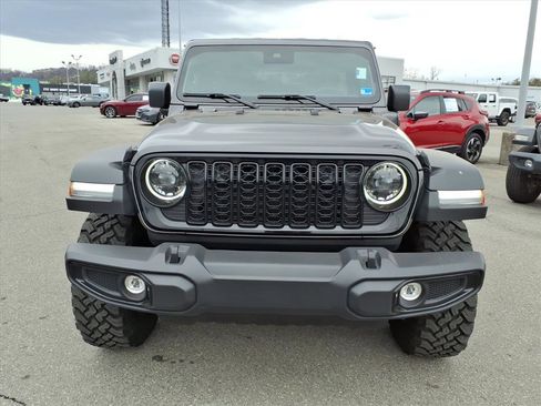 Used 2025 Jeep Wrangler Willys image 9