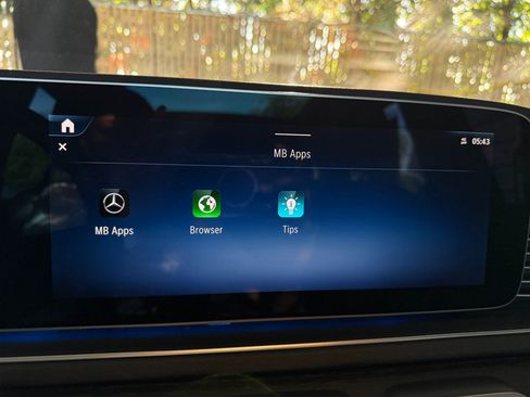 Used 2025 Mercedes-Benz GLE 450 4MATIC image 37