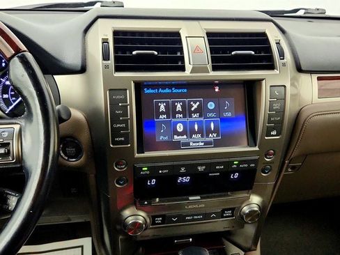Used 2015 Lexus GX 460 w/ Premium Package AWD/4WD image 18