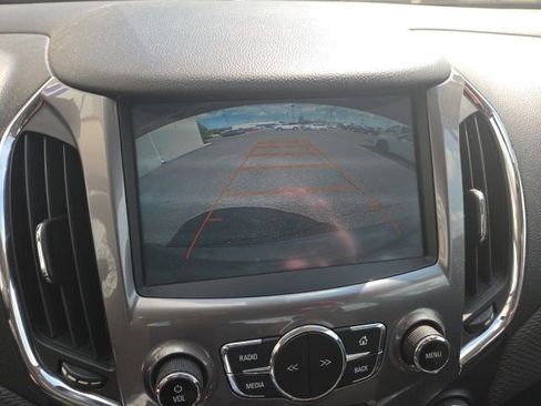 Used 2017 Chevrolet Cruze LT w/ Sun And Sound Package image 15