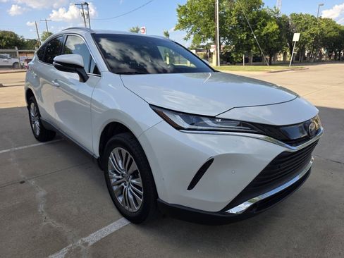 Used 2022 Toyota Venza XLE AWD/4WD image 30