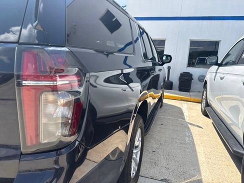 Used 2023 Chevrolet Suburban LT RWD image 18