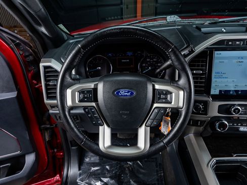 Used 2022 Ford F250 Lariat w/ Black Appearance Package image 19