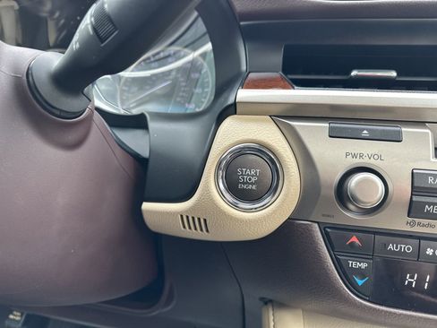 Used 2018 Lexus ES 350 w/ Navigation System Package image 51