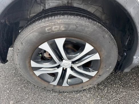 Used 2017 Toyota RAV4 LE FWD image 17
