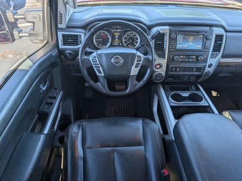 Used 2018 Nissan Titan SL w/ Chrome Package image 8