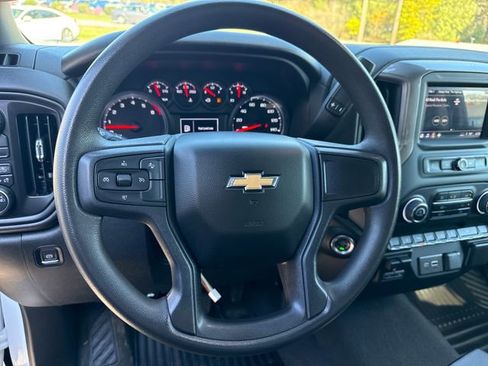 Used 2024 Chevrolet Silverado 2500 Custom w/ Custom Convenience Package AWD/4WD image 18