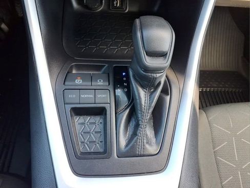 Used 2024 Toyota RAV4 XLE FWD image 13