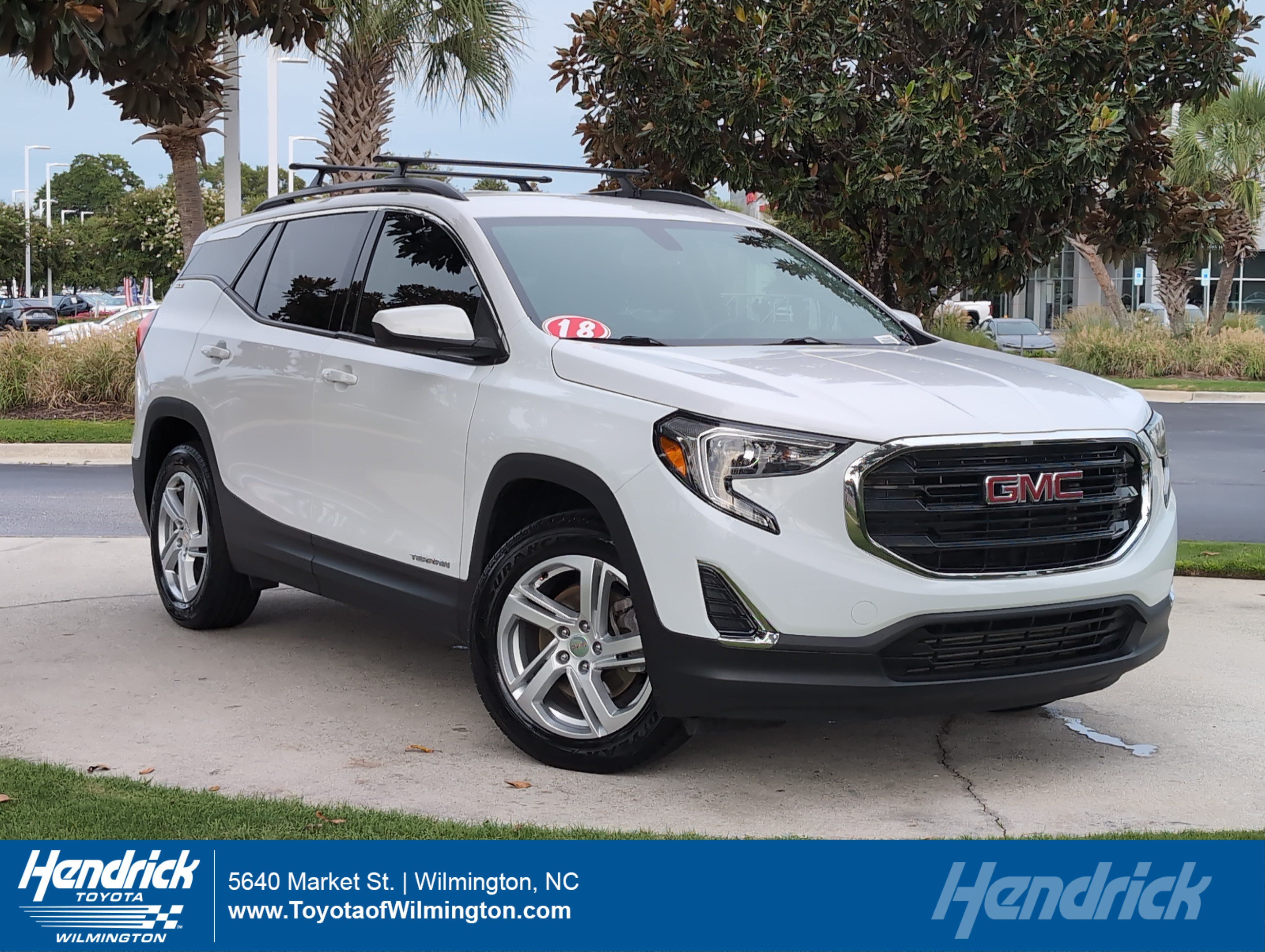 Used 2018 GMC Terrain SLE w/ Driver Convenience Package FWD image 1