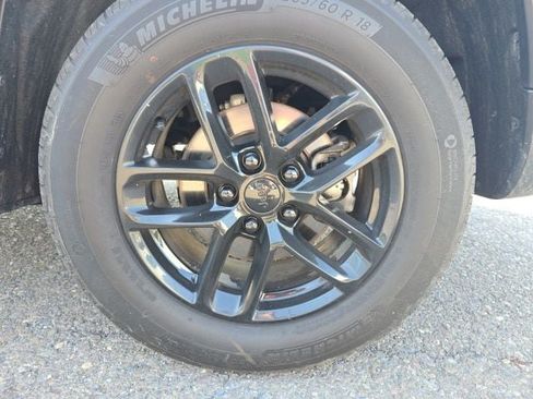 Used 2023 Jeep Grand Cherokee Laredo X AWD/4WD image 10