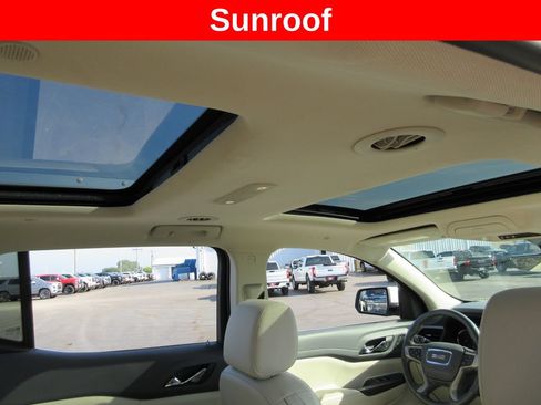 Certified 2022 GMC Acadia Denali w/ Denali Ultimate Package AWD/4WD image 15