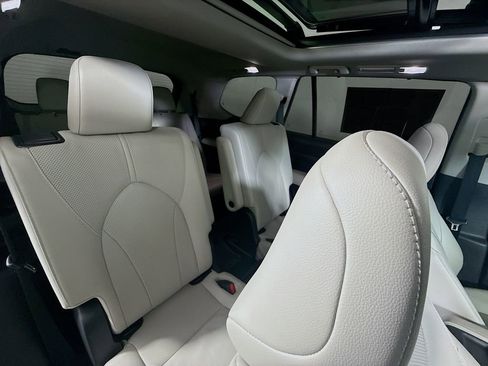 Certified 2024 Toyota Grand Highlander Limited image 30