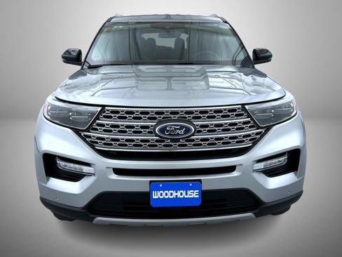 Used 2024 Ford Explorer Limited w/ Equipment Group 301A AWD/4WD image 2