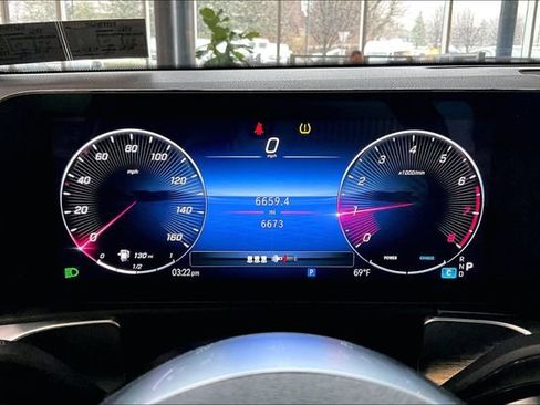 Used 2025 Mercedes-Benz GLB 250 250 image 16