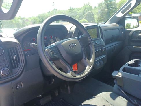 Used 2019 Chevrolet Silverado 1500 Custom Trail Boss w/ Custom Convenience Package image 8