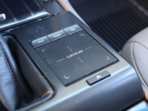 Used 2023 Lexus GX 460 Luxury w/ Accessory Package image 31