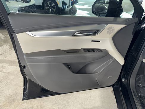 Used 2019 Cadillac XT5 Premium Luxury image 17