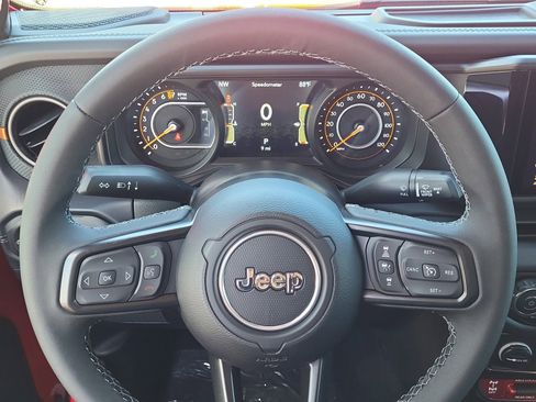 New 2025 Jeep Gladiator Mojave image 10