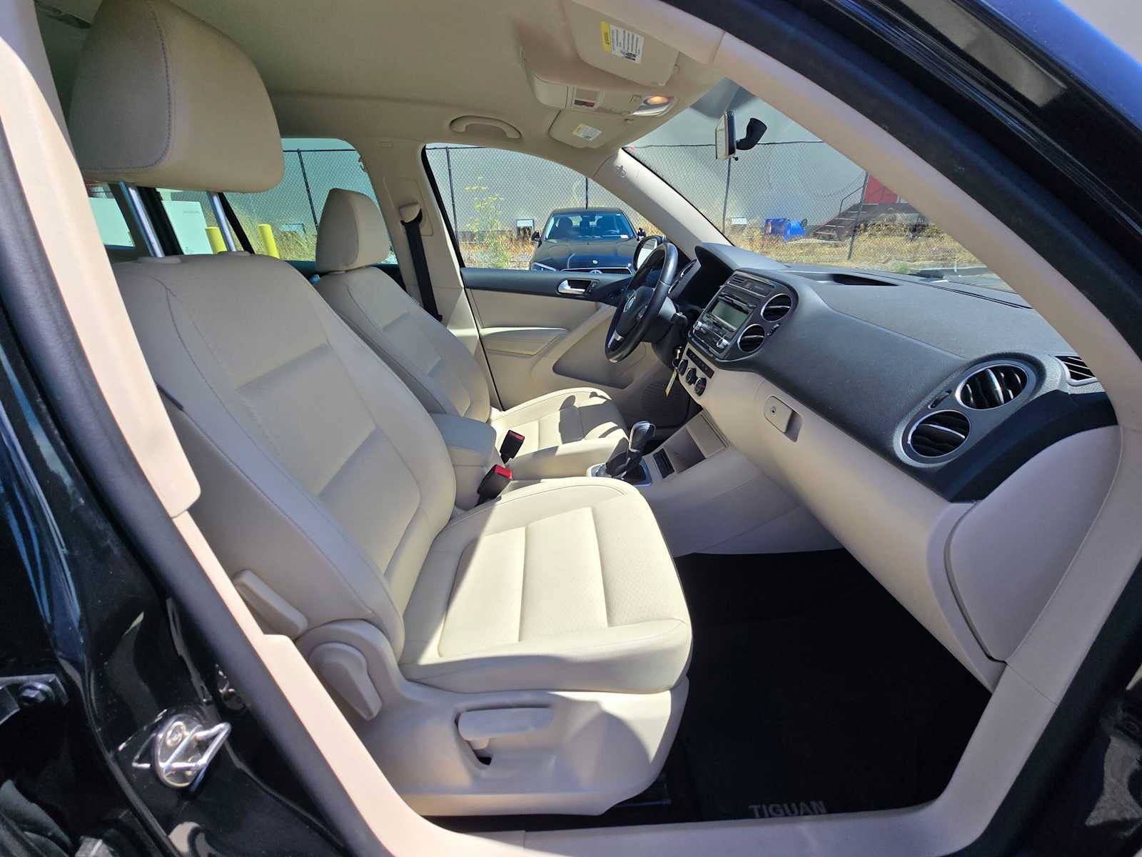 Used 2014 Volkswagen Tiguan SE FWD image 11