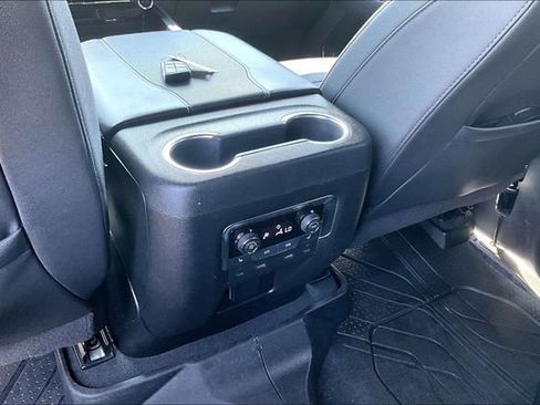 Used 2025 Chevrolet Tahoe Premier AWD/4WD image 23
