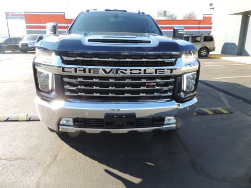 Used 2022 Chevrolet Silverado 2500 LTZ w/ LTZ Plus Package image 4