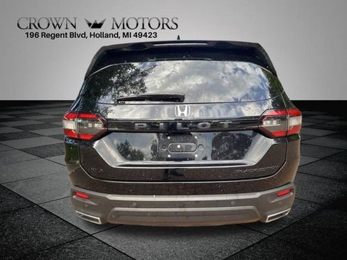 Used 2025 Honda Pilot Black Edition image 13