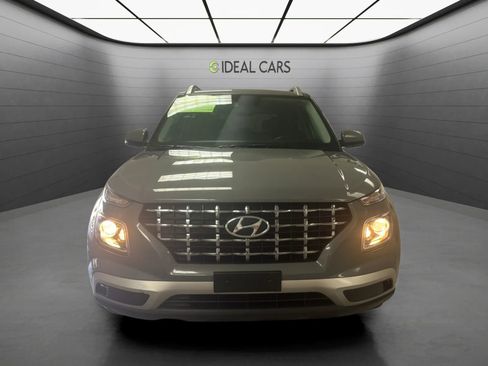 Used 2022 Hyundai Venue SEL w/ Cargo Package FWD image 2