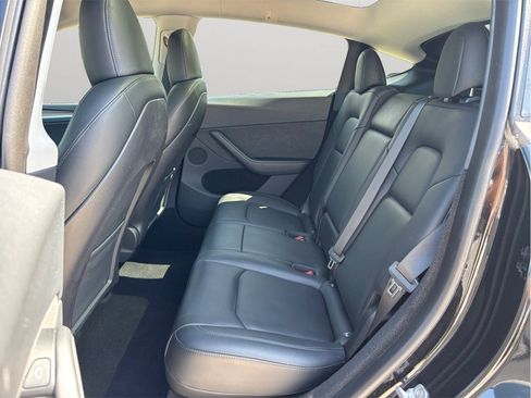 Used 2023 Tesla Model Y Long Range AWD/4WD image 32