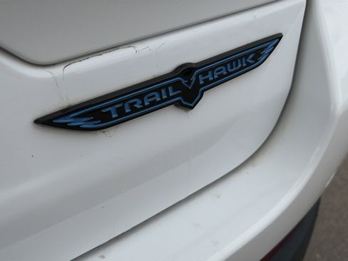 Used 2022 Jeep Grand Cherokee Trailhawk AWD/4WD image 7