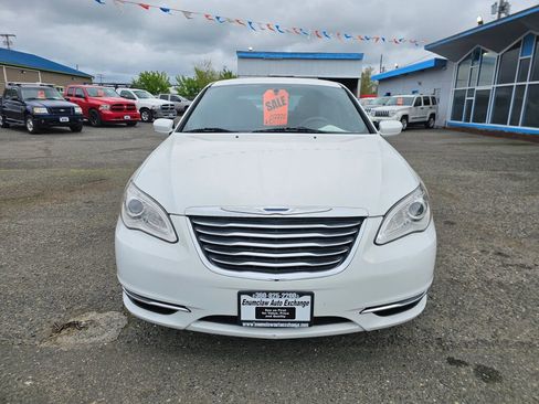 Used 2013 Chrysler 200 LX FWD image 2