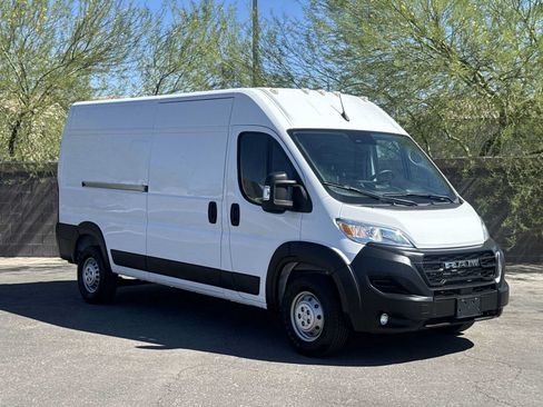 Used 2025 RAM ProMaster 3500 w/ Convenience Group FWD image 2