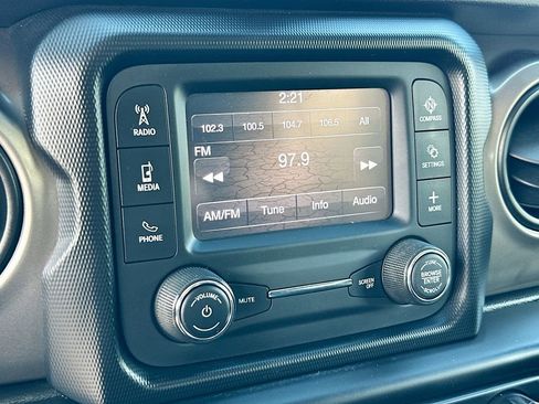 Used 2020 Jeep Gladiator Sport w/ Quick Order Package 24S image 15