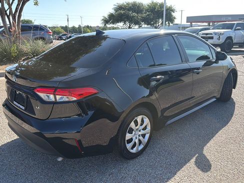 Used 2026 Toyota Corolla LE FWD image 3