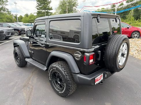 Certified 2018 Jeep Wrangler Sport AWD/4WD image 5