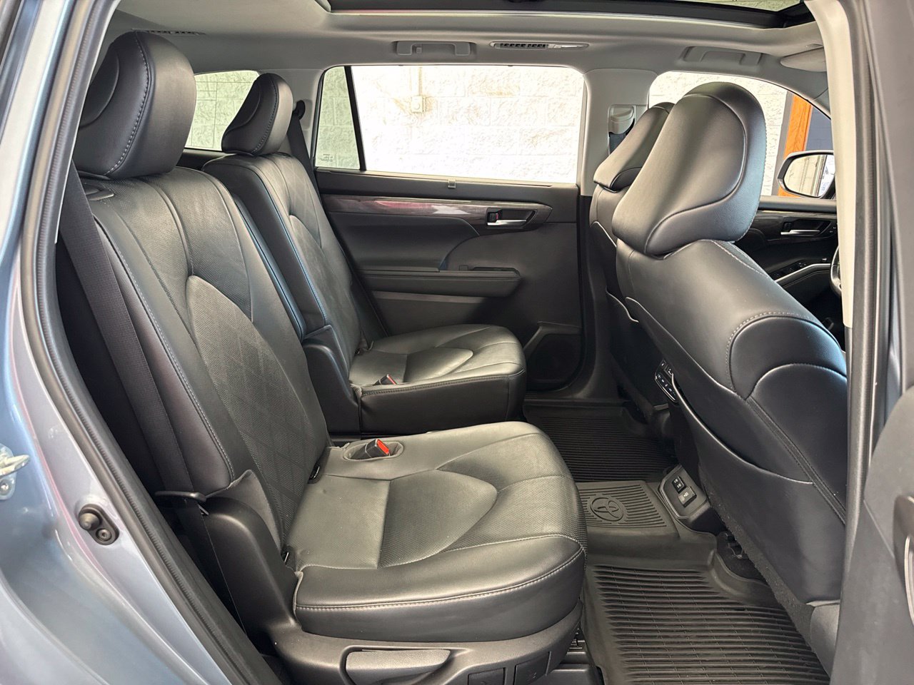 Certified 2021 Toyota Highlander Platinum AWD/4WD image 45
