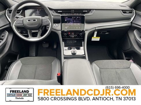 New 2025 Jeep Grand Cherokee Altitude w/ Trailer Tow Package AWD/4WD image 16