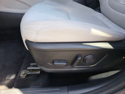 Used 2025 Hyundai Tucson SEL FWD image 16