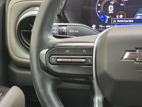 Used 2025 Chevrolet Colorado ZR2 w/ Technology Package AWD/4WD image 31